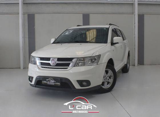 FIAT FREEMONT 2.4 EMOTION 16V GASOLINA 4P AUTOMÁTICO FIAT FREEMONT 2.4 EMOTION 16V GASOLINA 4P AUTOMÁTICO